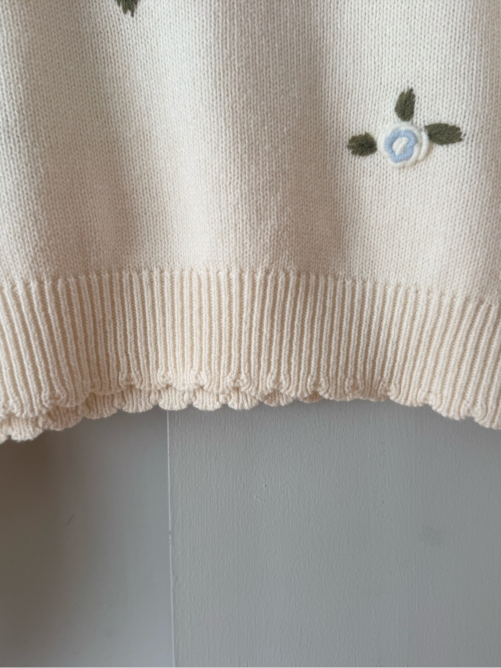 Jessica Simpson Cream Floral Appliqué Crewneck Sweater - Picture 3 of 6